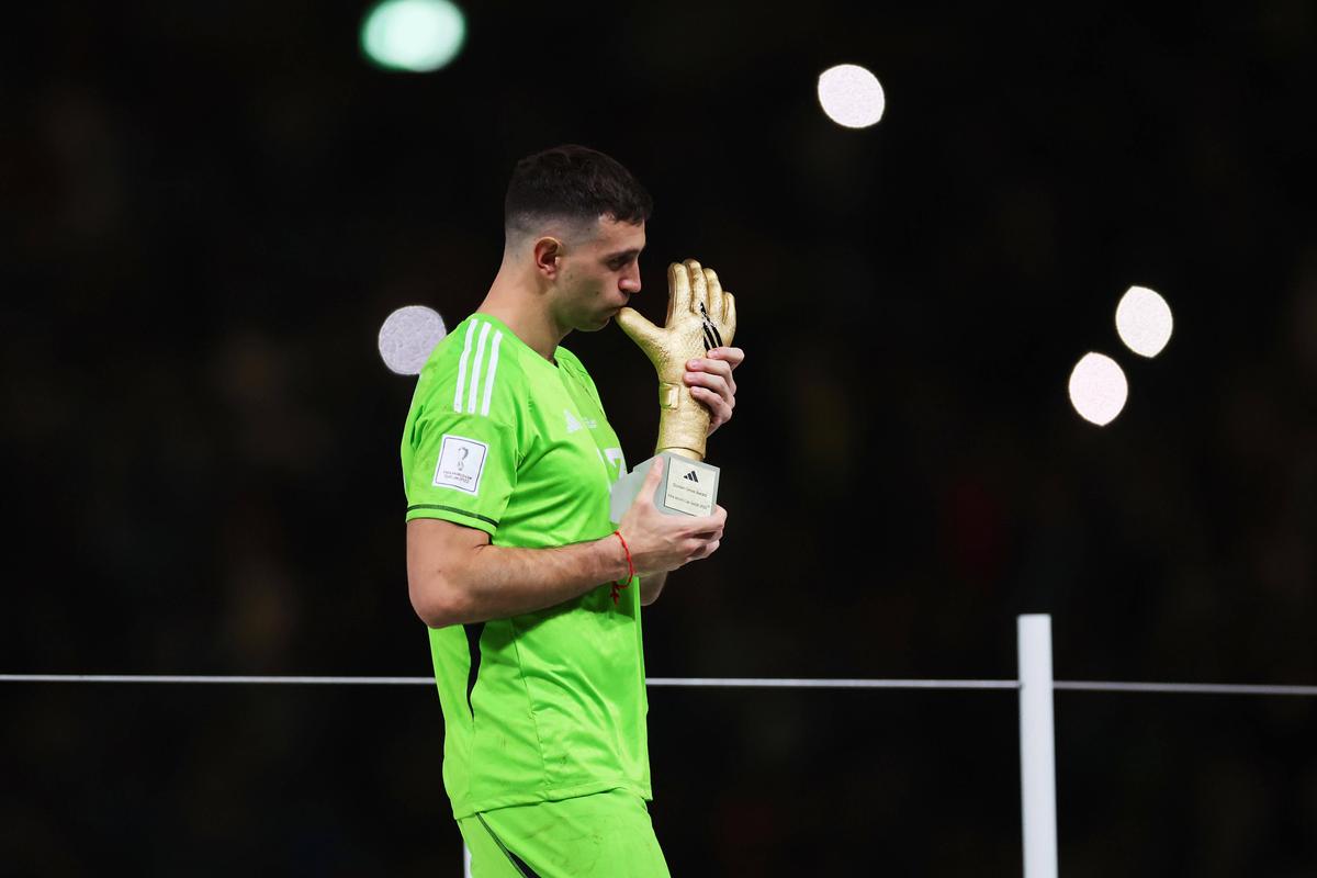 Dumitru Dragomir, despre gestul vulgar al lui Emiliano Martinez: „Dacă nu o să fie așa, să nu îmi ziceți Mitică!”