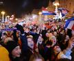 Scene FABULOASE pe străzile din Zagreb » Croații s-au strâns cu zecile de mii pentru a sărbători alături de fotbaliști bronzul de la Mondial: „Josko, accepți oferta?”