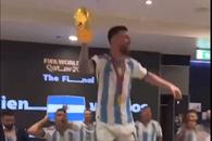 Leo Messi, show în vestiar » A dansat cu trofeul Cupei Mondiale în brațe: „E tot ce îmi lipsea”