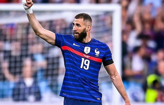 Se retrage Benzema de la națională? Mesajul postat de ziua lui: „Povestea noastră se încheie acum”