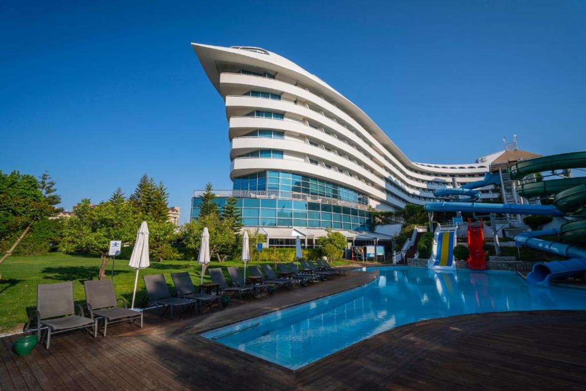 Concorde Deluxe Resort