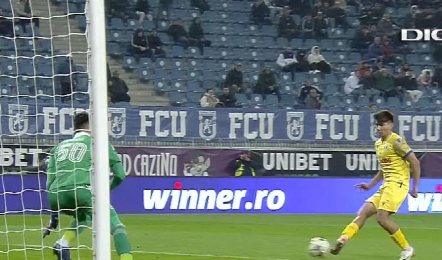 Ratarea imensă a lui Musi FCU Craiova - Petrolul: festival de erori pe „Oblemenco” » A marcat fără să știe, ca Pițurcă acum 34 de ani + Ratări cum rar se pot vedea