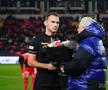 Marius Șumudică a oferit imaginea zilei în fotbalul european » A pășit pe gazon și i-a oferit arbitrului flori + ce au făcut jucătorii