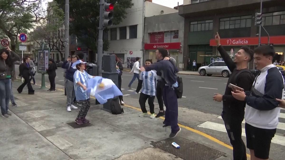 Mural impresionant dedicat lui Leo Messi în Buenos Aires » Portret după primul gol marcat la Mondialul din Qatar