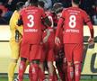 Marius Șumudică a oferit imaginea zilei în fotbalul european » A pășit pe gazon și i-a oferit arbitrului flori + ce au făcut jucătorii