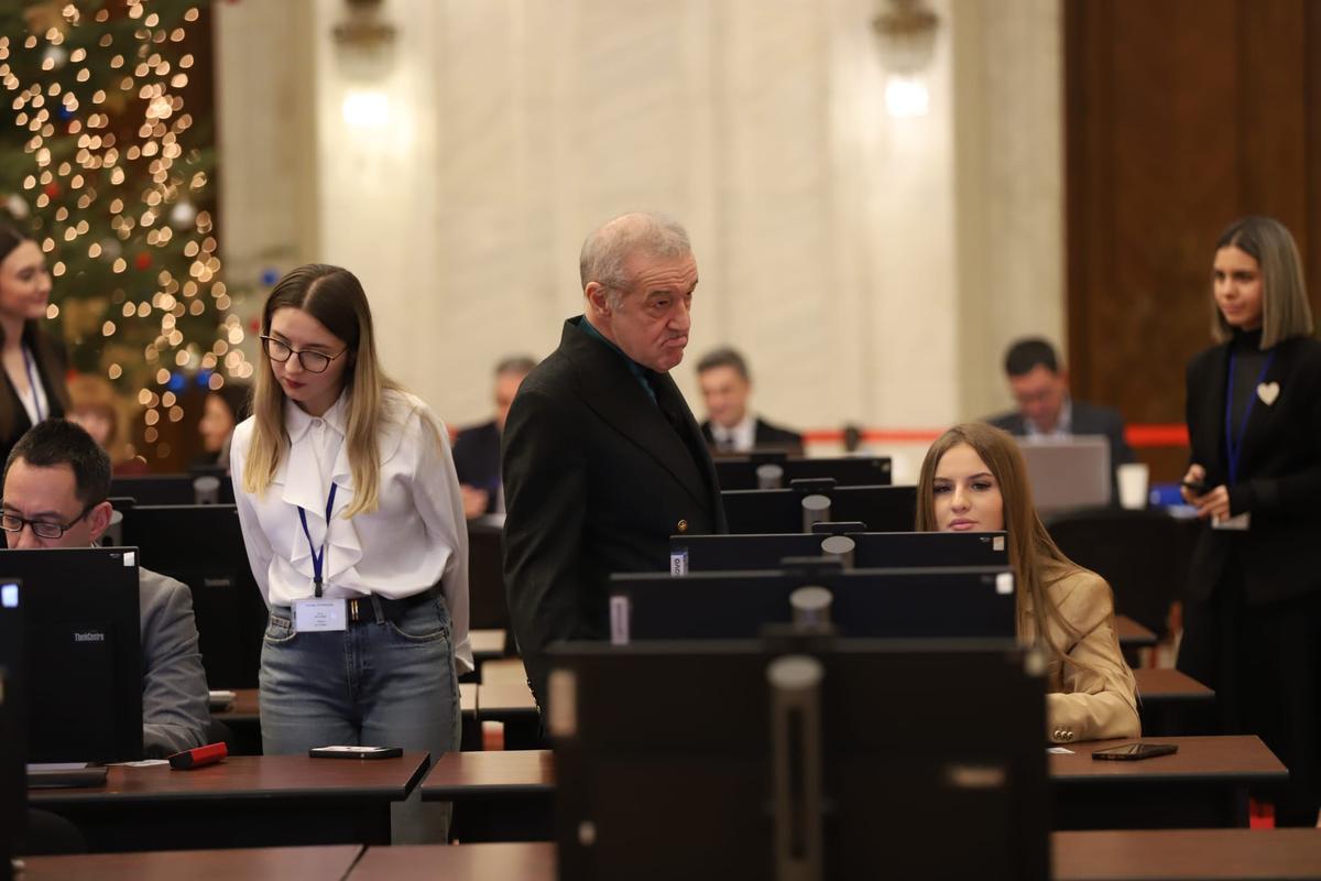 Gigi Becali a venit în Parlamentul României » Discurs pro Călin Georgescu și Potra: „Am și eu cuțit în mașină. Sunt legionar și terorist?”