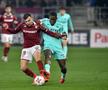 CFR Cluj a învins-o pe Rapid, scor 2-0, în ultima rundă a grupelor Cupei României. Cele două echipe merg în sferturi. Ardelenii, de pe primul loc în Grupa A, vor întâlni CSU Craiova. De pe locul secund, Rapid va juca cu Metalul Buzău.