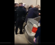 Imagini incredibile în Grecia: încăierare generală la autocarul lui PAOK, Răzvan Lucescu a căzut pe scări!