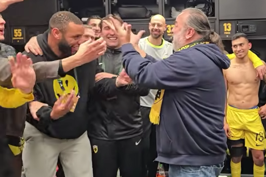 Marios Iliopoulos a negociat primele în vestiar alături de jucătorii de la AEK Atena