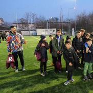 Cristi Ignat a oferit cadouri copiilor din Academia Rapidului // foto: Andrei Furnigă (GSP)