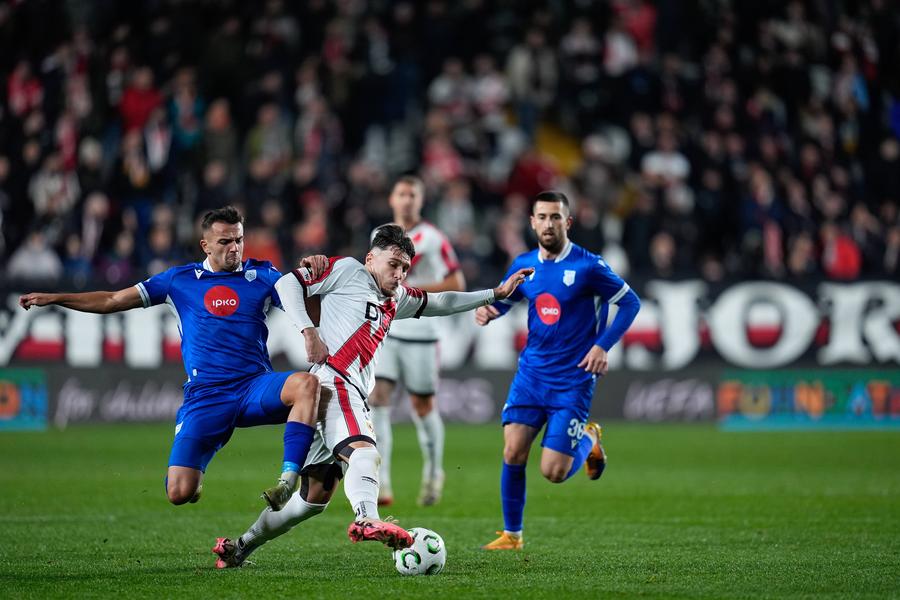Andrei Rațiu, Rayo Vallecano - Drita / Imago Images Direct în optimi » Trei români au obținut calificarea în primăvara Conference League