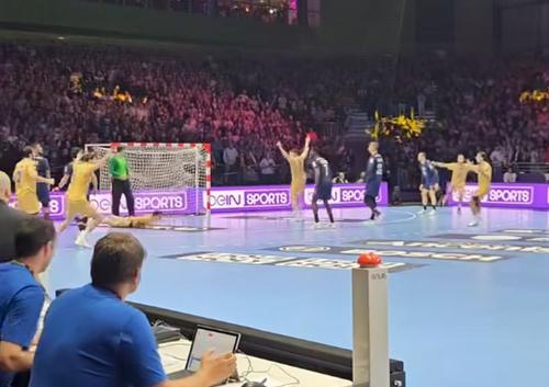 Nantes și PSG au remizat, scor 31-31, în derby-ul rundei cu numărul 15 din Starligue, prima divizie de handbal masculin a Franței. Noam Leopold (23 de ani) a marcat un gol extraordinar la ultima fază.