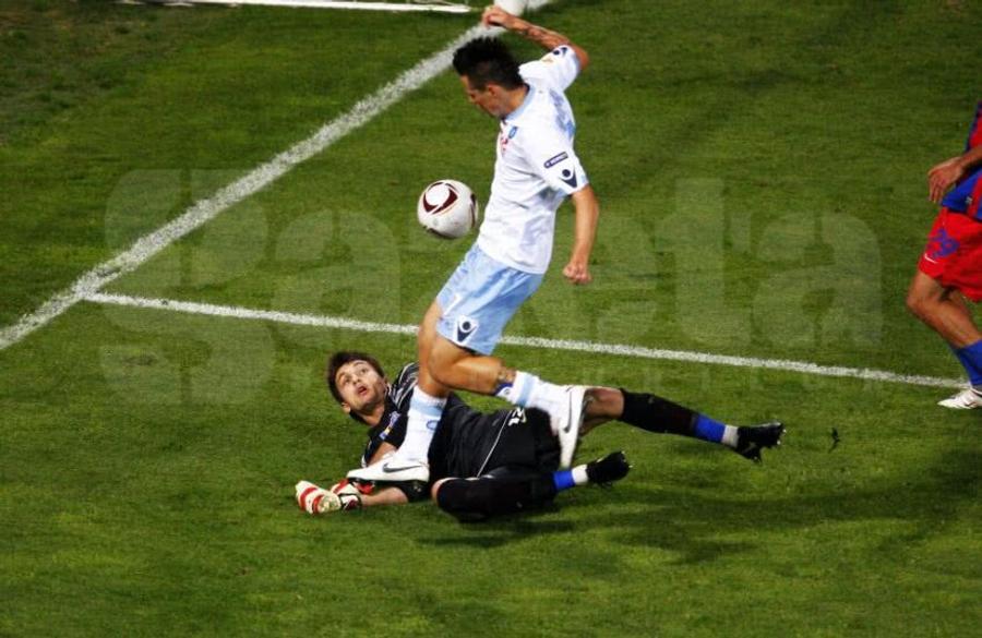 Tur-retur, FCSB a avut un ghinion uluitor în fața napolitanilor / Sursă foto: Arhivă GSP „Tragedia greacă” a Craiovei, lângă alte 7 drame din istoria recentă a fotbalului românesc » De la Middlesbrough la Marseille, Moți și Cavani. Votează cea mai mare deziluzie