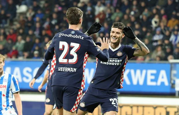 Lovitură pregătită de Fenerbahce! Starul lui PSV, aproape de transferul carierei