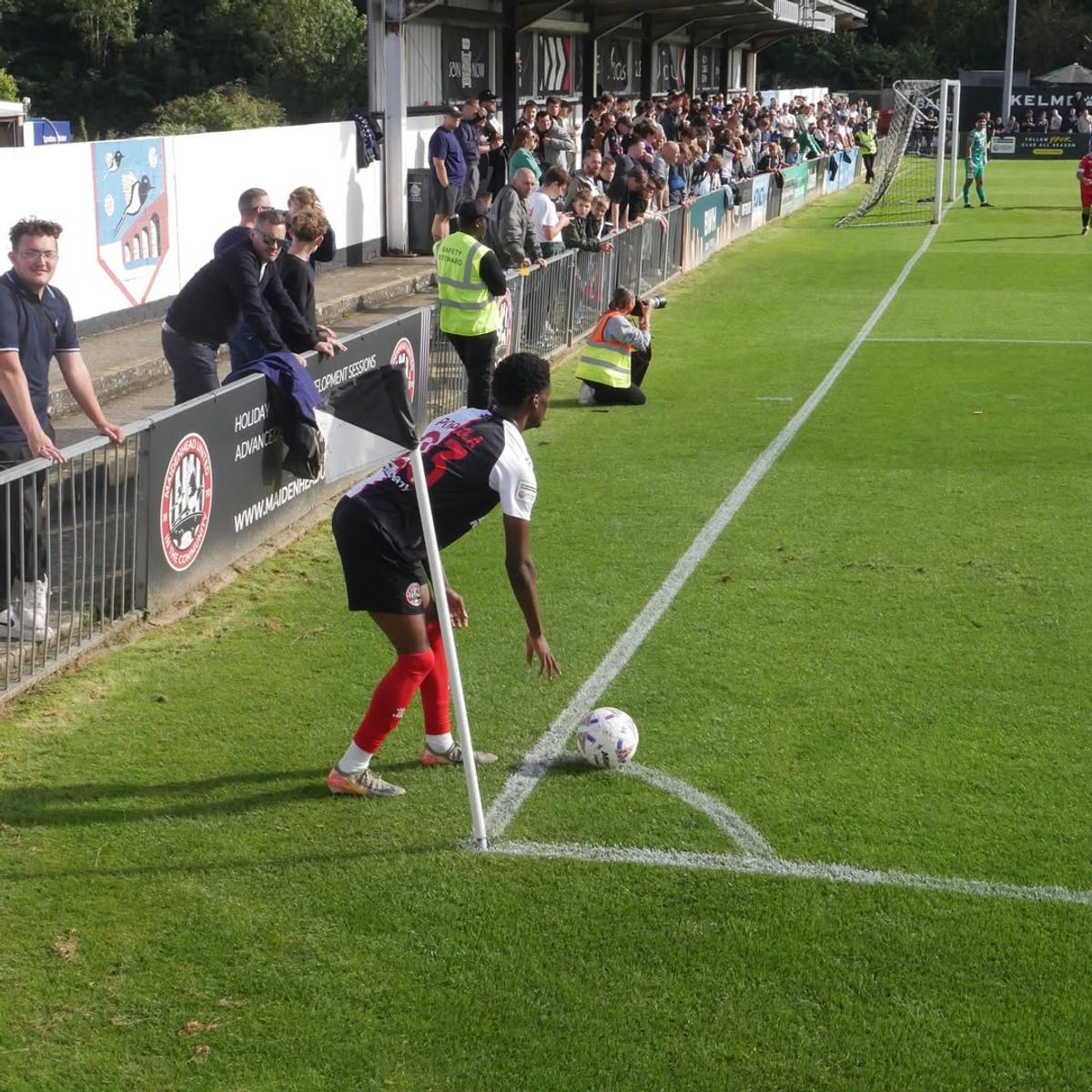 York Road, casa lui Maidenhead United, e cel mai vechi stadion din lume. Foto: Imago