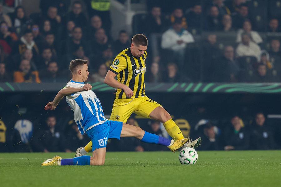 Răzvan Marin, AEK Atena - Universitatea Craiova / Imago Images Direct în optimi » Trei români au obținut calificarea în primăvara Conference League