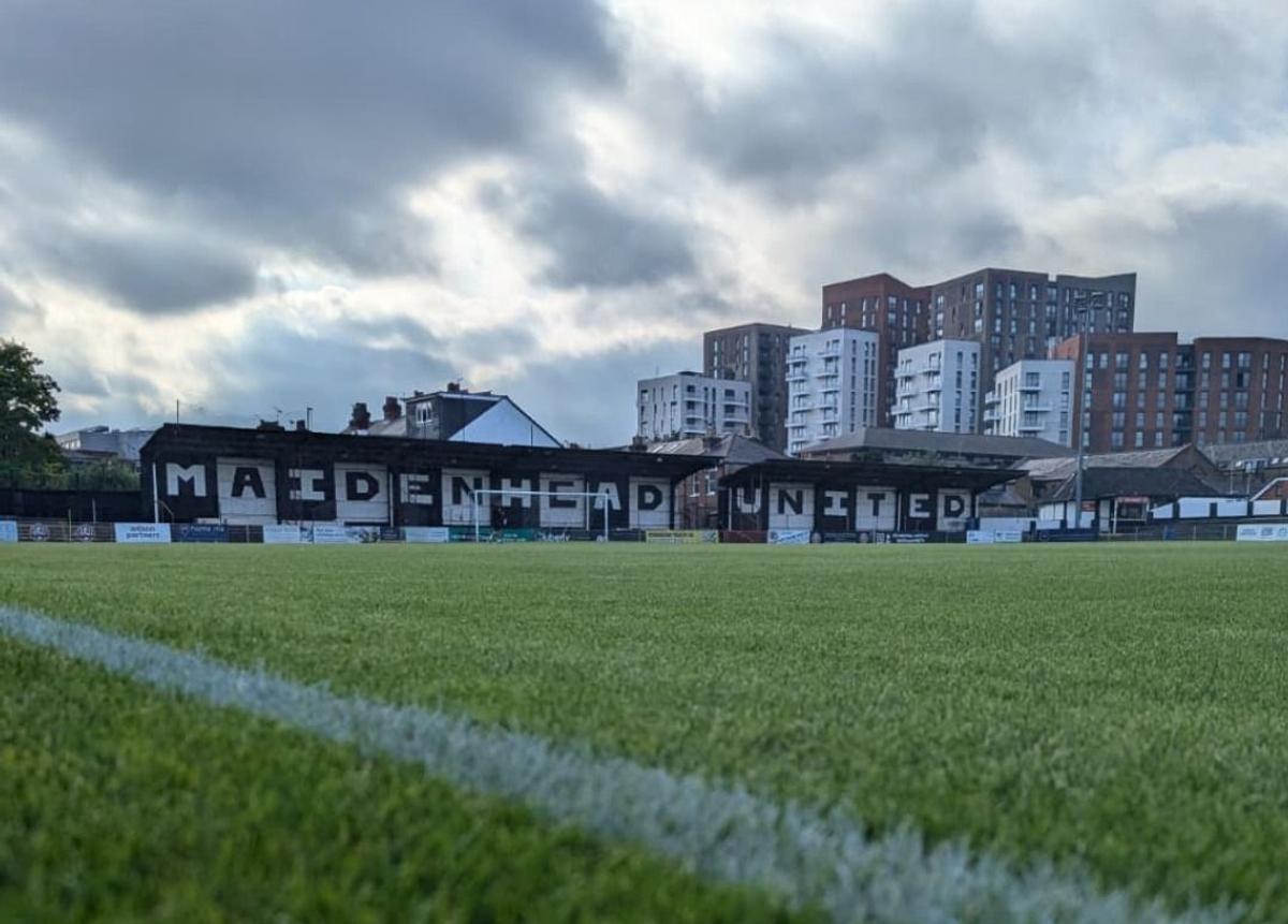 York Road, casa lui Maidenhead United, e cel mai vechi stadion din lume. Foto: Imago
