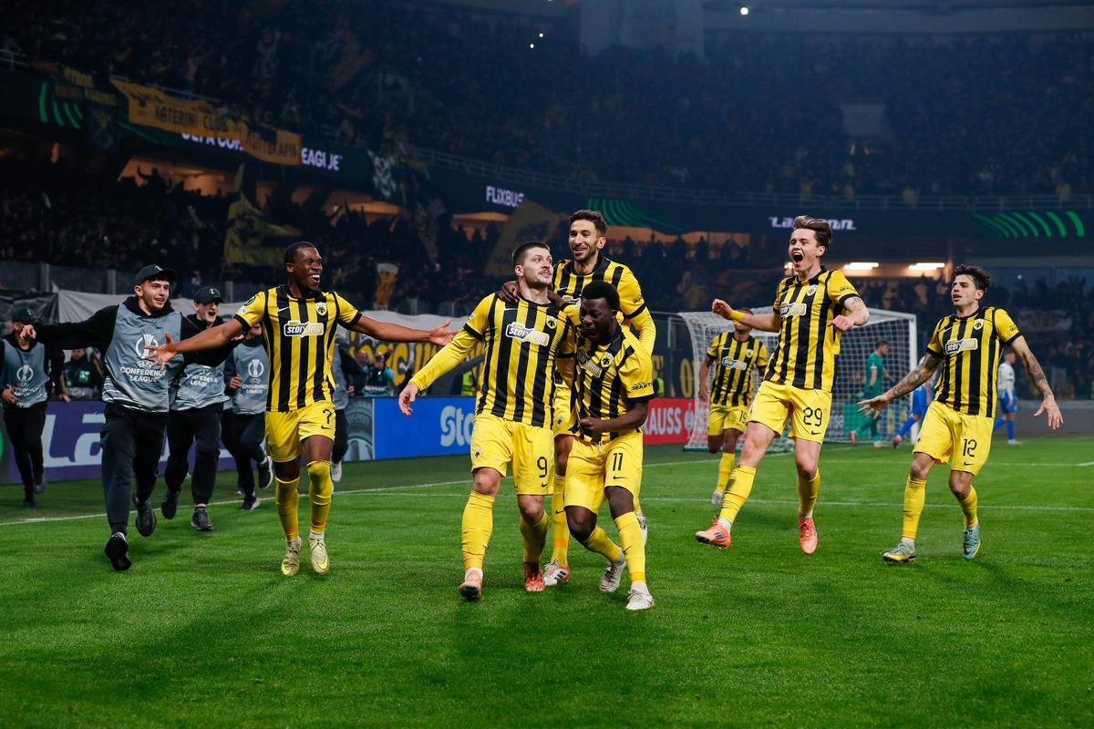 Dramă totală la finalul meciului AEK Atena - Universitatea Craiova
