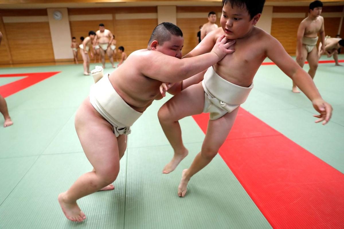 FOTOREPORTAJ Povestea lui Kyuta Kumagai, campionul mondial de sumo la categoria sub 10 ani: cum se împarte viața lui între antrenamente și școală