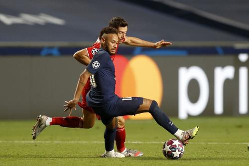 Neymar Jr. și Lewandowski s-au înfruntat în finala Ligii Campionilor // foto: Guliver/gettyimages
