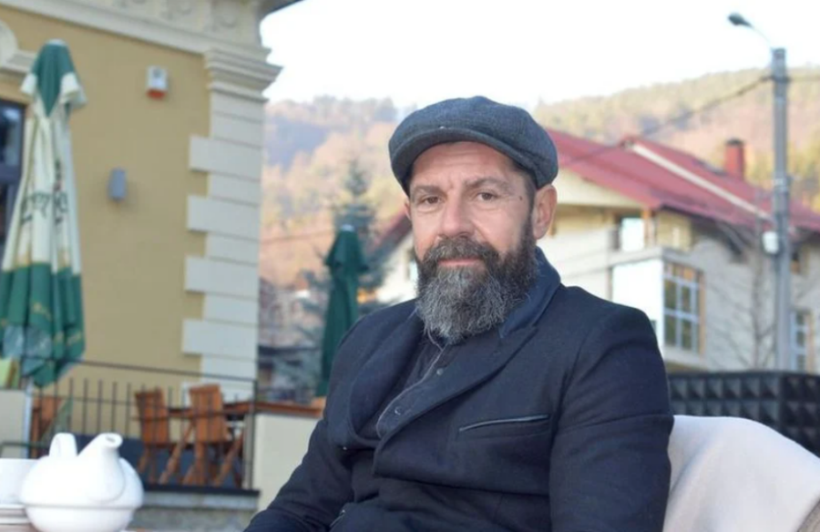 Angelo Alistar (45 de ani) deține acum o pensiune, despre care spune că e o „afacere de familie” FOTO: Vlad Nedelea Un fost campion cu Dinamo șochează: „Am jucat în meciuri trucate! Și n-au fost puține! Voiam să mă las”