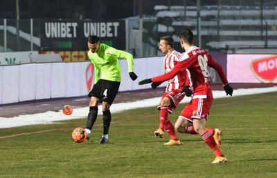 EXCLUSIV Candidată la play-off-ul Ligii 1, devastată de COVID-19 » Probleme de lot înaintea partidei din etapa următoare