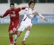 Alexandru Dobroiu, în tricoul Rapidului, într-un duel cu Frăsineanu // foto: Arhivă GSP