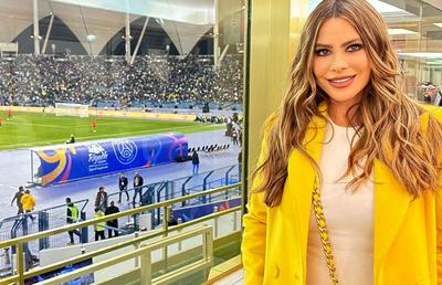 Apariție de 5 stele la superîntâlnirea dintre Messi și Ronaldo » Cine e actrița de top care s-a pozat în loja VIP