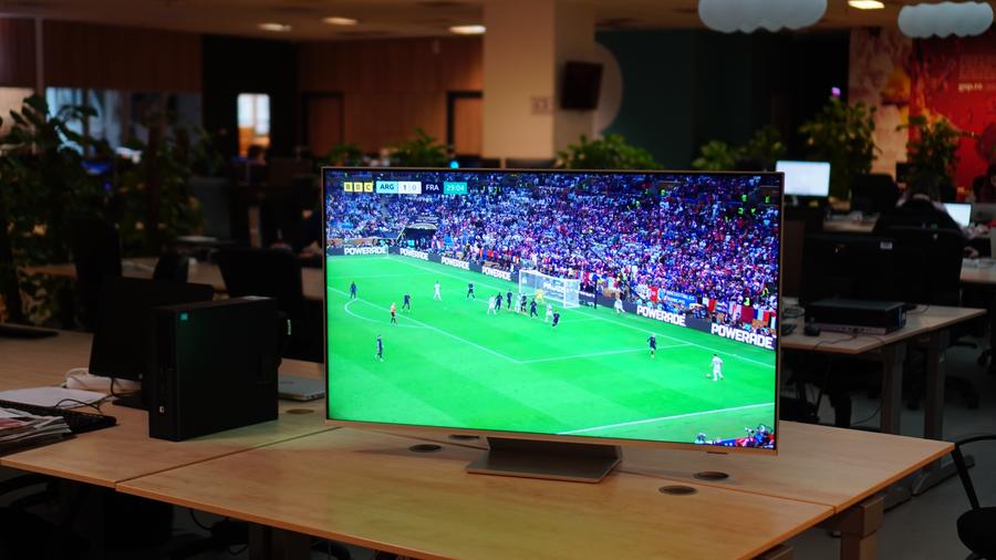 Televizorul Philips LED The ONE 8807 - Performanță la un preț accesibil