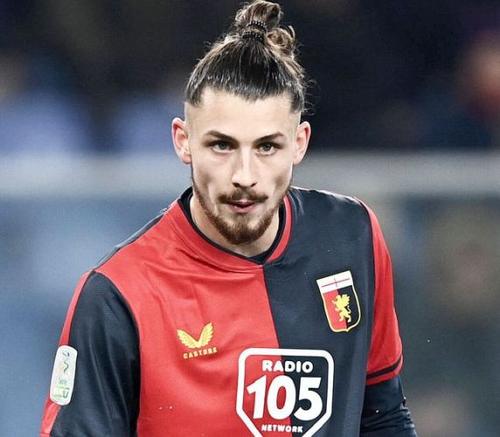 Radu Drăgușin are cele mai multe dueluri aeriene câștigate în acest sezon la Genoa (31) // Foto: Imago