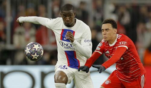 Nordi Mukiele (PSG), în duel cu Jamal Musiala (Bayern Munchen) / Foto: Imago Images