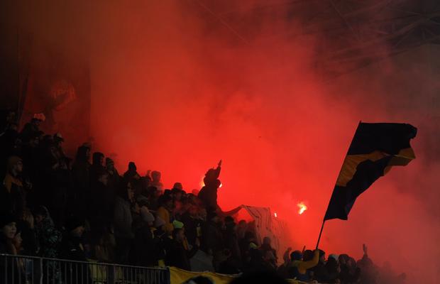 Derby în tribune! » Mesajele afișate de suporteri în meciul Petrolul - Dinamo