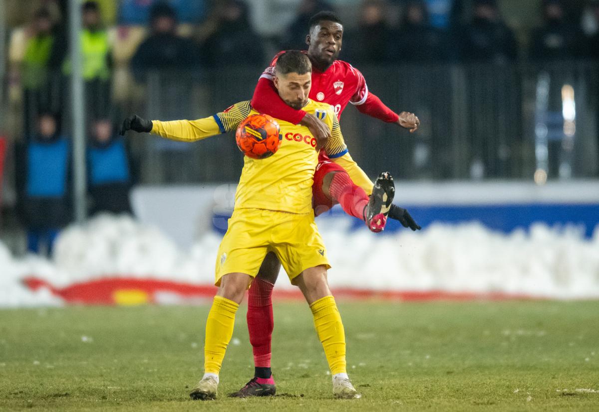 Jair, nemulțumit: „Este foarte greu să joci în condițiile astea” + „Nu vreau să vorbesc despre contract”