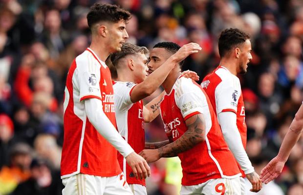 Arsenal, victorie zdrobitoare în Premier League » „Tunarii” n-au avut milă de rivalii din oraș