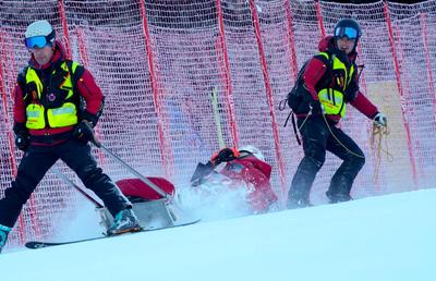 O nouă accidentare gravă la Cupa Mondială de schi alpin » Campioana olimpică, transportată cu elicopterul la spital!
