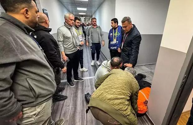 Mourinho - SMURD! » Antrenorul Fenerului a salvat un agent de securitate