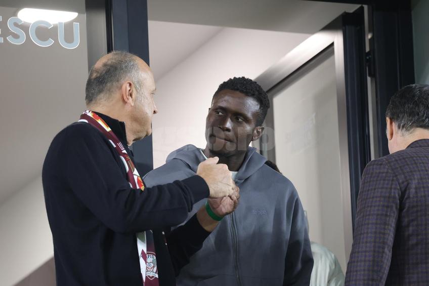 David Ankeye, noul transfer al Rapidului, în tribună la meciul cu Poli Iași// foto: Ionuț Iordache (GSP)