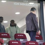 David Ankeye, noul transfer al Rapidului, în tribună la meciul cu Poli Iași// foto: Ionuț Iordache (GSP)