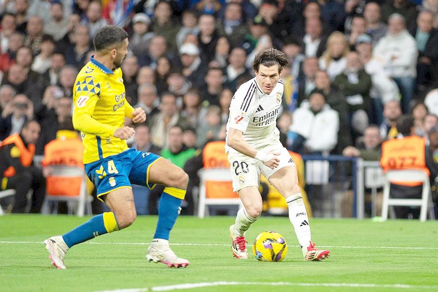 Fran Garcia în careul advers, o zonă în care se întâmplă rar ca Ferland Mendy să apară // foto: Imago Images Trei jucători au anunțat deja că nu vor rămâne cu Jose Mourinho » Cine pleacă de la Real Madrid după Mondial