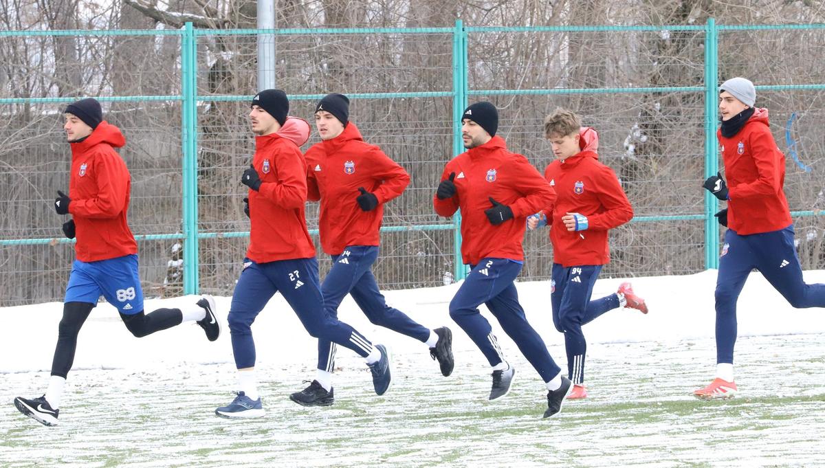 Steaua a început cantonamentul de iarnă: doi jucători în probe