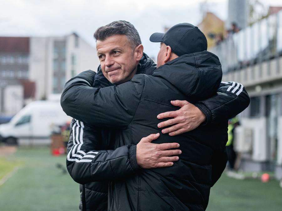 Ovidiu Burcă, antrenorul lui Sepsi. Foto: Facebook Sepsi „Total diferit față de ce am întâlnit la Dinamo” » Ovidiu Burcă dezvăluie planul cu Sepsi și feliază lupta la titlu: „Merită să fie campioană, în sfârșit!”