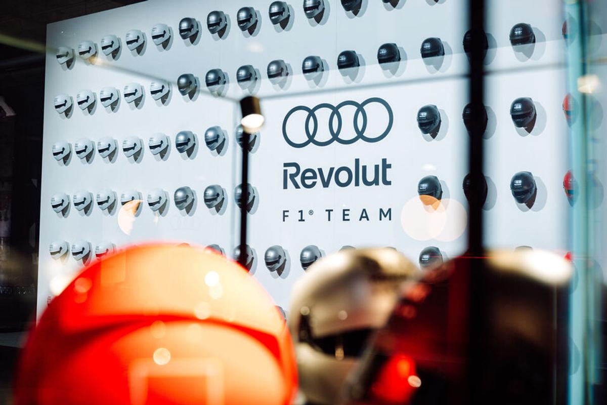Show special organizat la Berlin » Audi Revolut F1 e gata pentru startul noului sezon de Formula 1: imagini spectaculoase de la lansare
