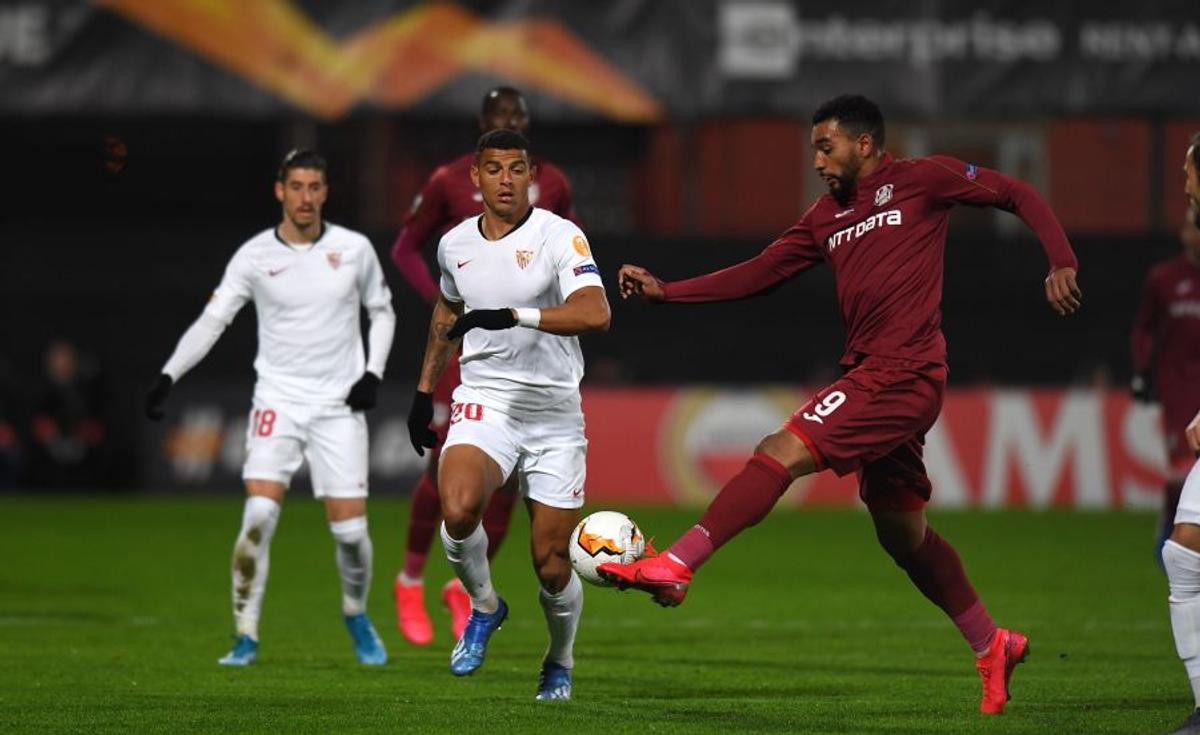 CFR CLUJ - SEVILLA 1-1 // Julen Lopetegui, nemulțumit de starea gazonului: „Nu înțeleg cum a putut să arate așa”