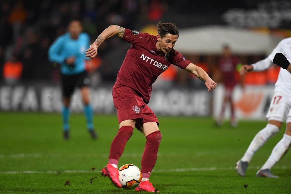 CFR CLUJ - SEVILLA 1-1 // Dan Petrescu, supărat la finalul jocului: „Ei cumpără cu 25 de milioane de euro, noi cu 50.000 de lei”