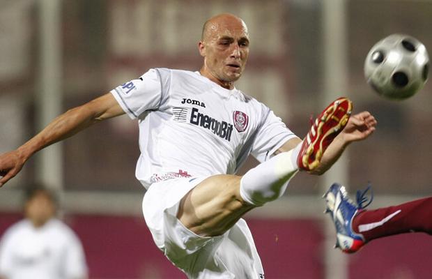 CFR Cluj - Sevilla 1-1 // VIDEO Gabi Mureșan, nemulțumit de abordarea lui Dan Petrescu: „Nu vreau să jignesc pe nimeni, dar era altceva pe vremea mea”