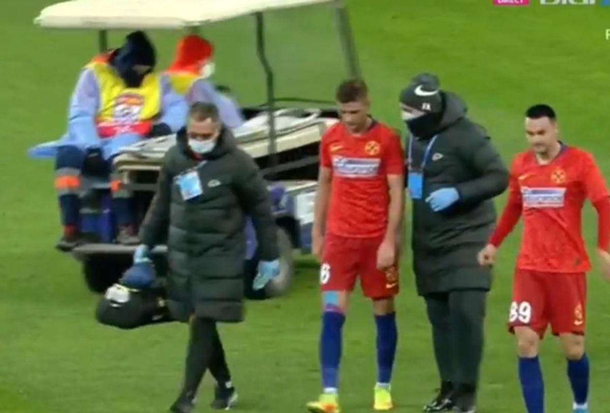 FOTO Experiment nereușit! Dragoș Nedelcu, trimis fundaș central, s-a accidentat în minutul 11 al duelului FCSB - Chindia