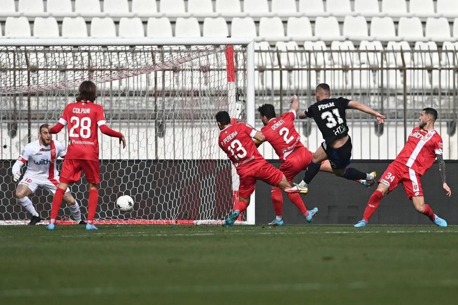 Ce fac stranierii » Chiricheș a jucat tot meciul în triumful senzațional cu Inter! Remiză pentru Lucescu Jr.
