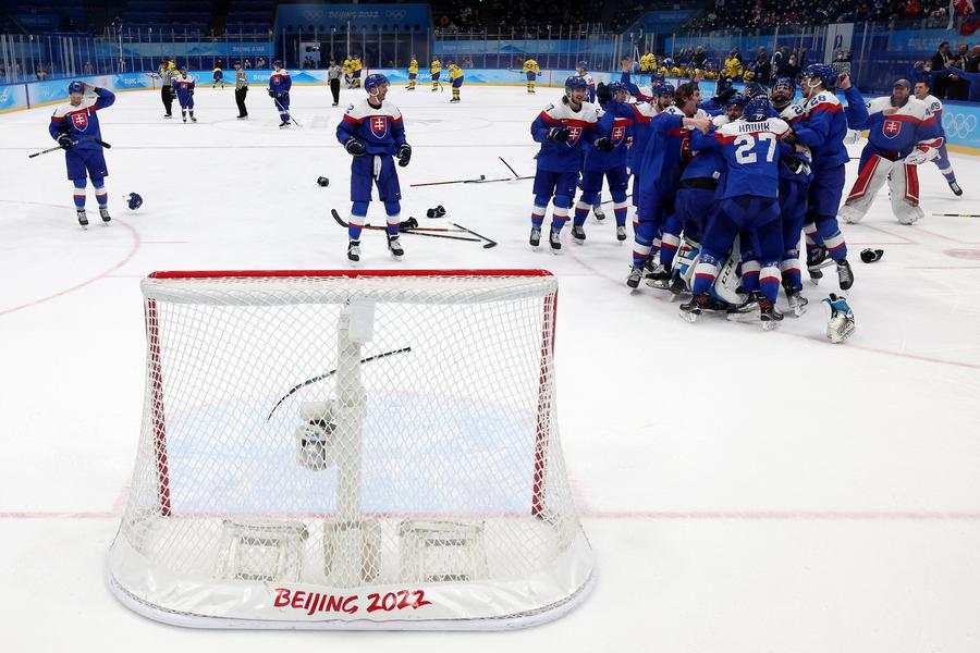 Bucuria slovacilor din finala mică FOTO Guliver/GettyImages Finlanda a devenit pentru prima oară campioană olimpică la hochei pe gheață