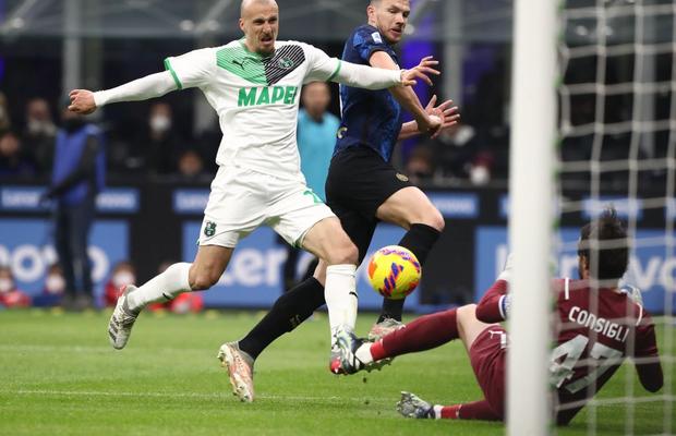 Ce fac stranierii » Chiricheș a jucat tot meciul în triumful senzațional cu Inter! Remiză pentru Lucescu Jr.