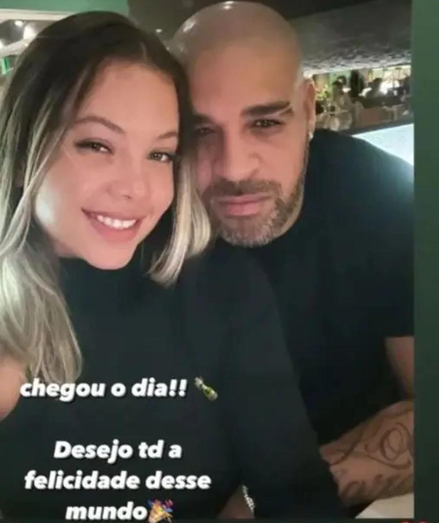 Brazilianul Adriano a împlinit 40 de ani și a petrecut cu o studentă de doar 21 ani. Imaginea care i-a dat de gol pe cei doi